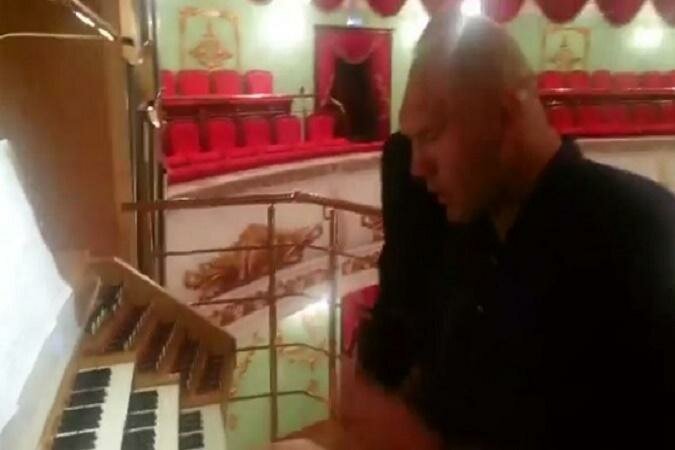 Николай Валуев сыграл на органе в театре оперы и балета Марий Эл