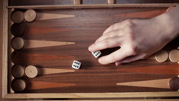 Сотрудник колонии в Марий Эл подозревается в получении взятки нардами