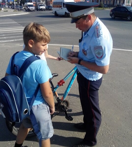 В рамках мероприятия «Безопасный двор — детям» сотрудники Госавтоинспекции Йошкар-Олы посетили более 400 дворовых территорий