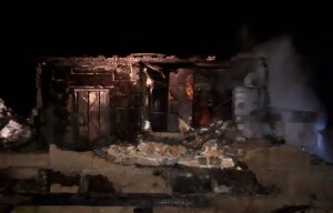 Частный дом и баня под одной крышей сгорели в Йошкар-Оле